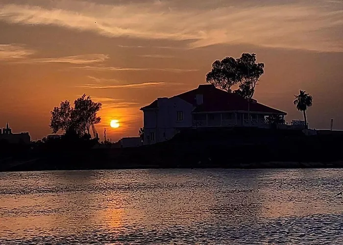 Elegant Famagusta Apartament *